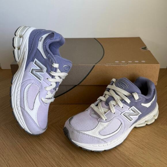 New Balance 2002 R Lavender Purple/White Kids Sneakers - SZ 1 Y - Picture 1 of 14